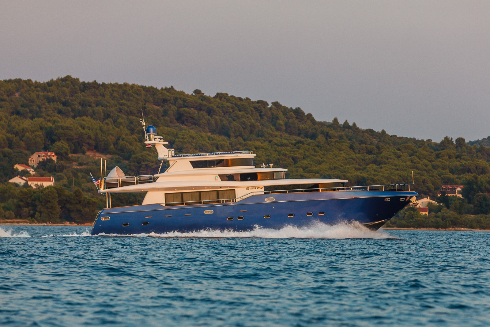 Spotlight  - me160 d666a92d e48a 49a9 b1b7 a908ee8d3e6f v2 - What Makes Yacht Holiday Different?